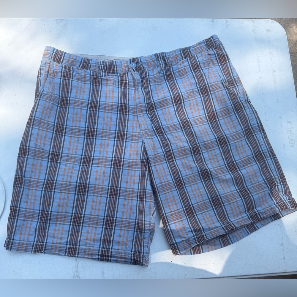 Vintage Mossimo Supply Shorts Men's Blue and Gray Plaid Shorts